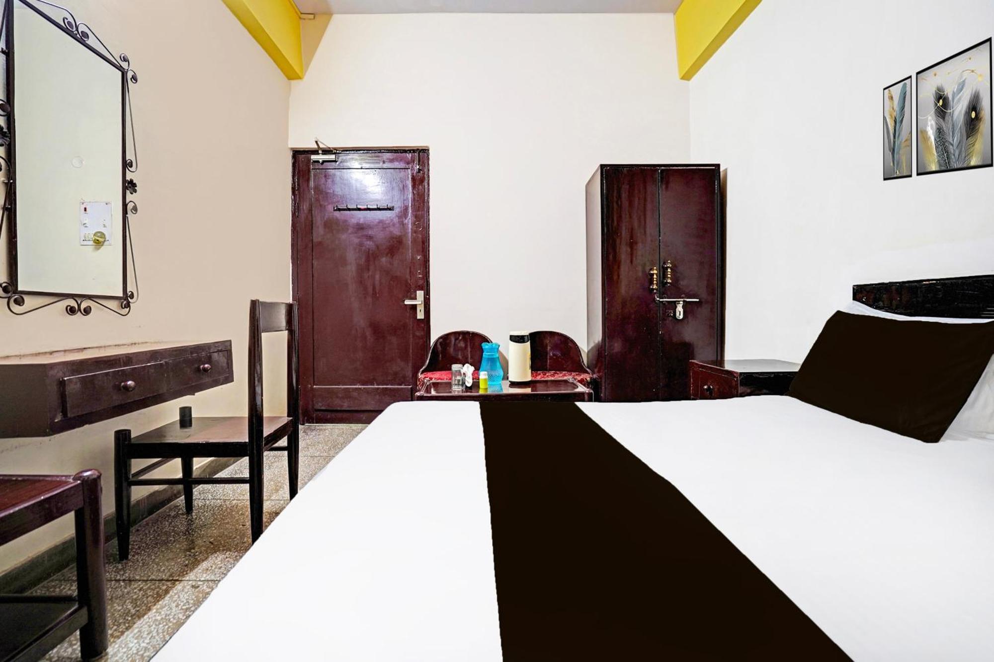 Hotel O Raj Mahal Канпур Экстерьер фото