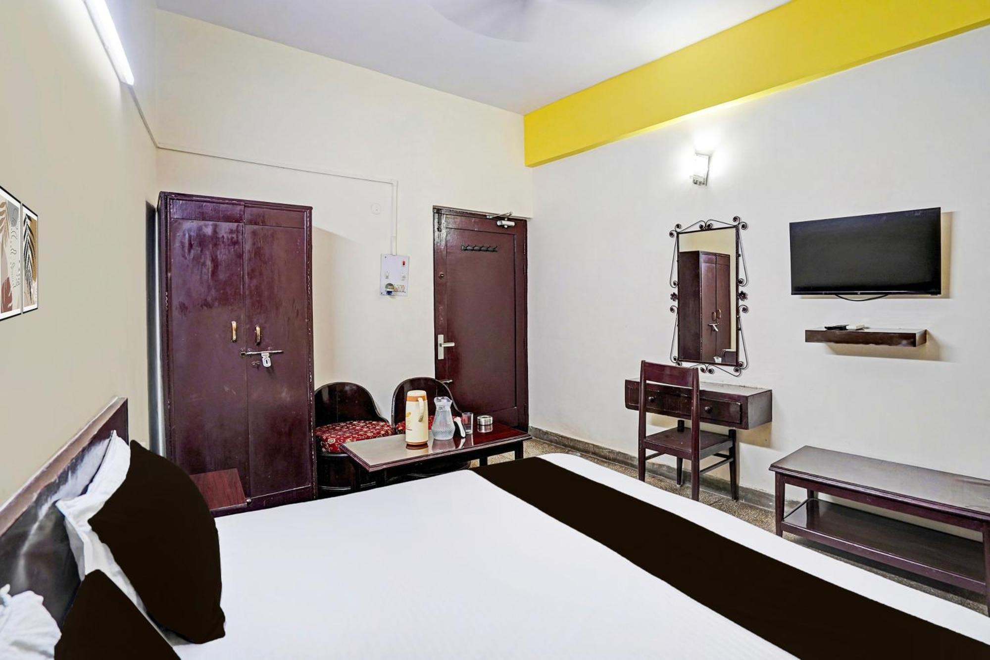 Hotel O Raj Mahal Канпур Экстерьер фото