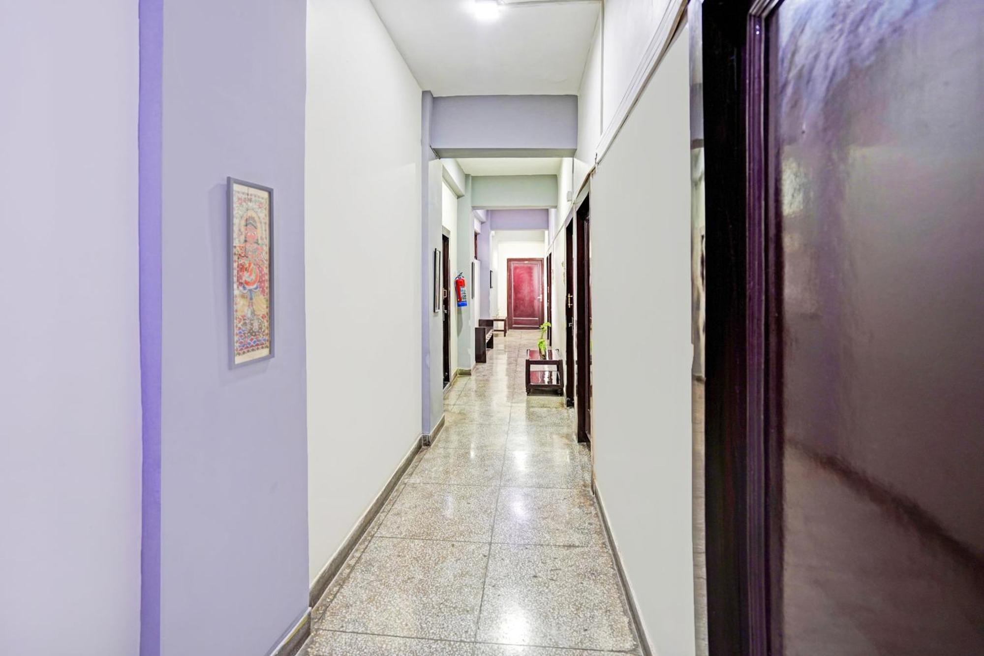 Hotel O Raj Mahal Канпур Экстерьер фото